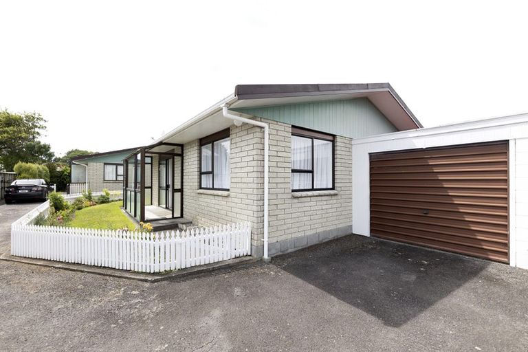 Photo of property in 2/151 Carrington Street, Lower Vogeltown, New Plymouth, 4310