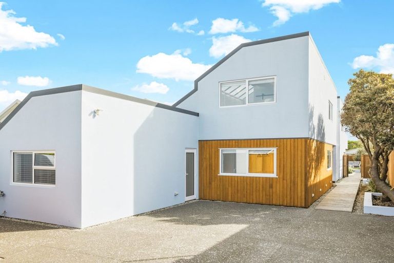 Photo of property in 10 Marine Parade, North New Brighton, Christchurch, 8083