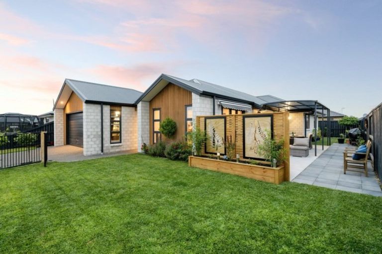 Photo of property in 21 Livingstone Drive, Papamoa Beach, Papamoa, 3118