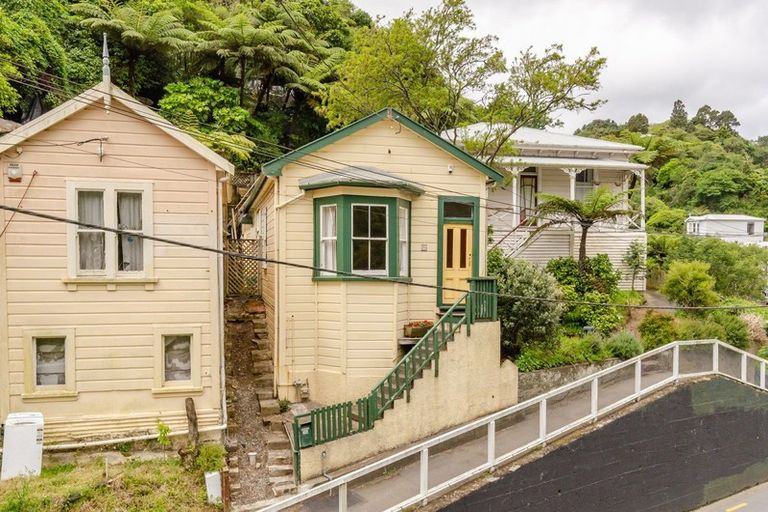 Photo of property in 204 Aro Street, Aro Valley, Wellington, 6021