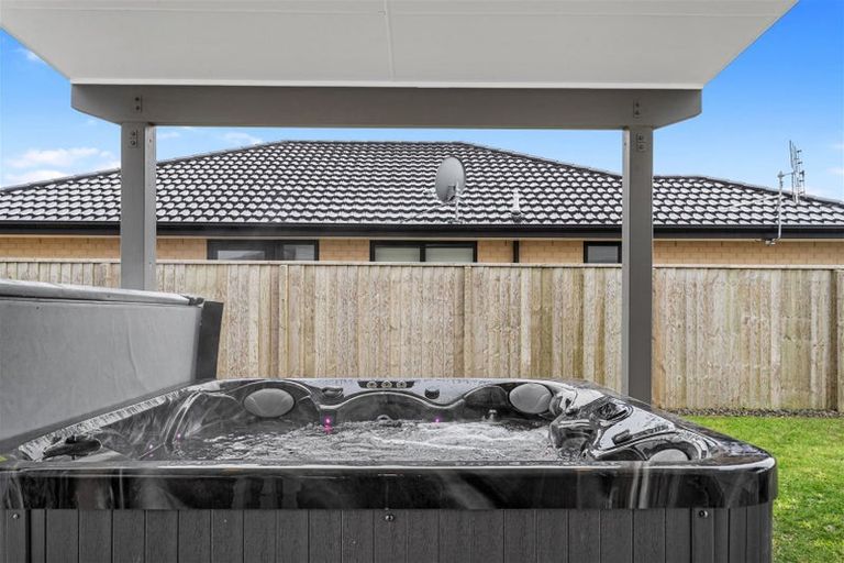 Photo of property in 50 Welsford Street, Woodend, 7610