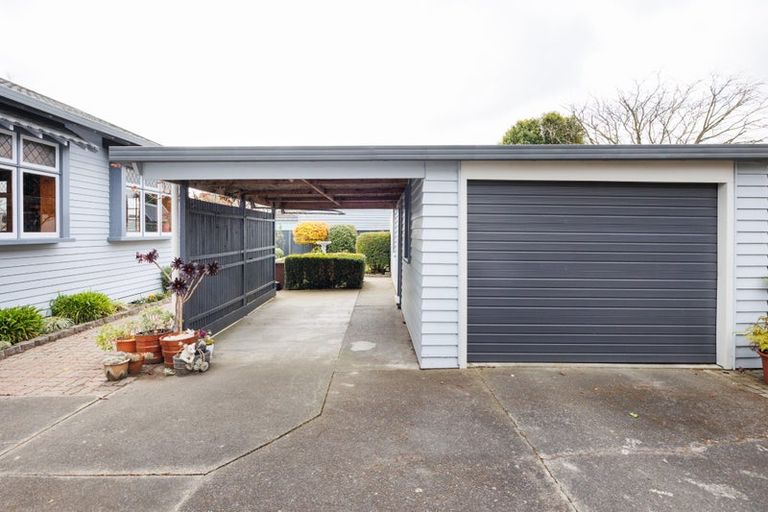 Photo of property in 21 Manapouri Crescent, Hokowhitu, Palmerston North, 4410