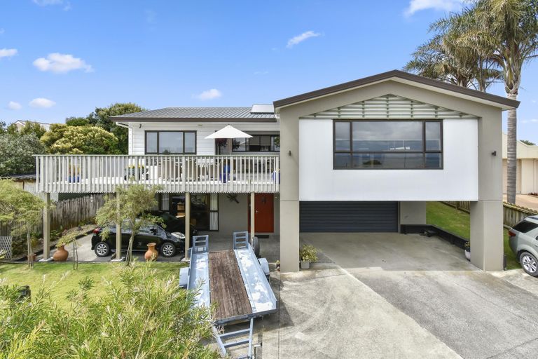 Photo of property in 6a Torkar Road, Clarks Beach, 2122