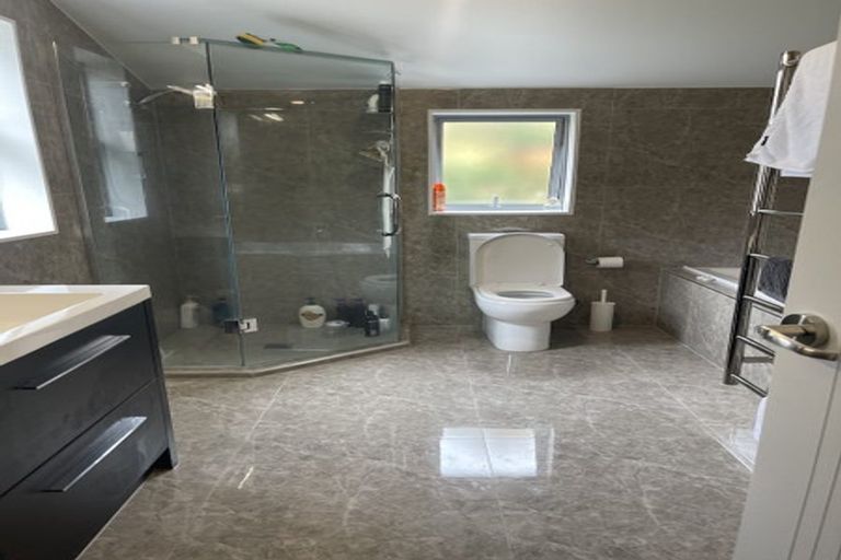 Photo of property in 38a Archers Road, Glenfield, Auckland, 0629