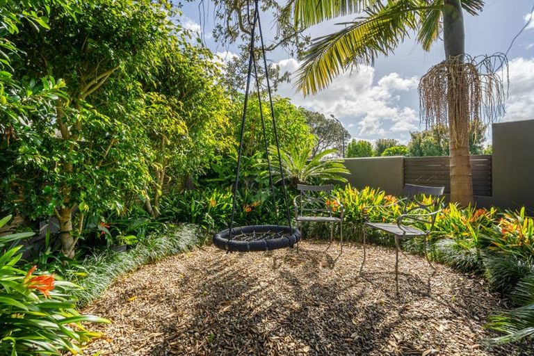 Photo of property in 2/2 Clifton Road, Hauraki, Auckland, 0622