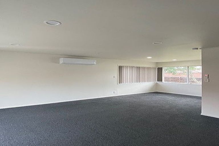 Photo of property in 14 Windoma Circle, Manukau, Auckland, 2025