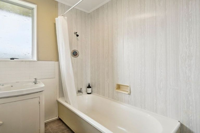 Photo of property in 23 Fisher Place, Carterton, 5713