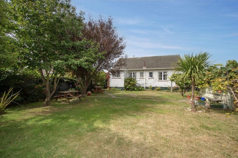 Photo of property in 16 Hardy Street, New Brighton, Christchurch, 8061