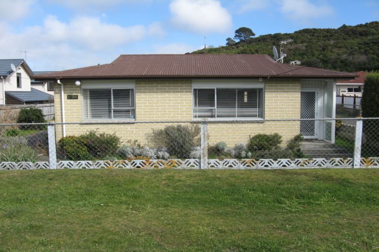 Photo of property in 2/35 Parkvale Road, Karori, Wellington, 6012
