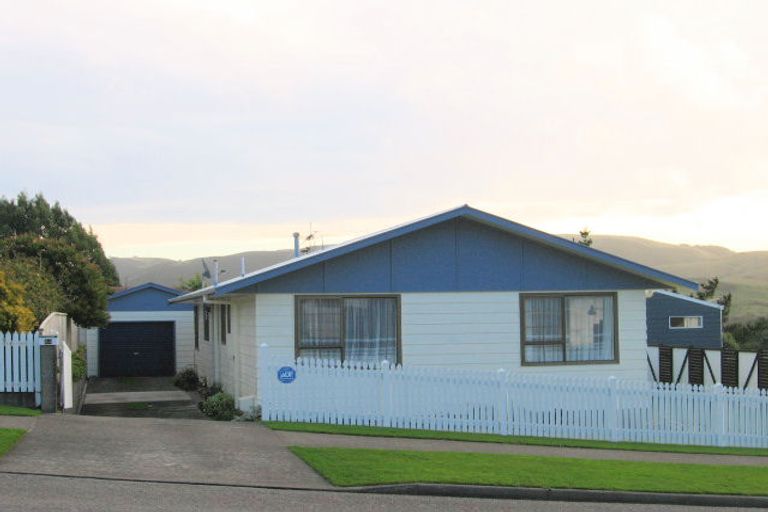 Photo of property in 24 Invercargill Drive, Kelson, Lower Hutt, 5010