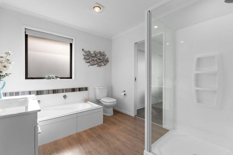 Photo of property in 25 Kaiora Drive, Papamoa Beach, Papamoa, 3118