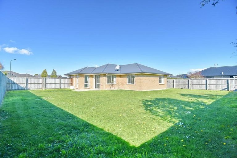 Photo of property in 69 Acacia Avenue, Rangiora, 7400