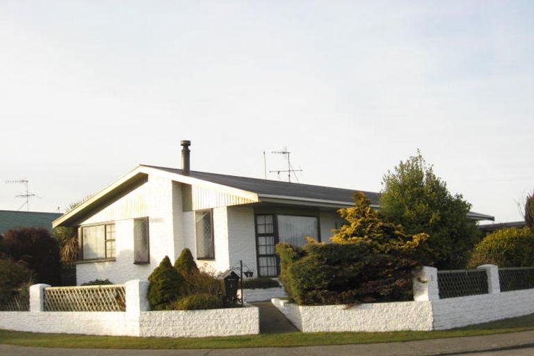 Photo of property in 2 Marshall Street, Strathern, Invercargill, 9812