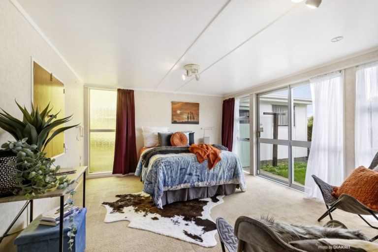 Photo of property in 8 Diane Grove, Paparangi, Wellington, 6037