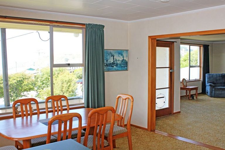 Photo of property in 36 Ure Street, South Hill, Oamaru, 9400