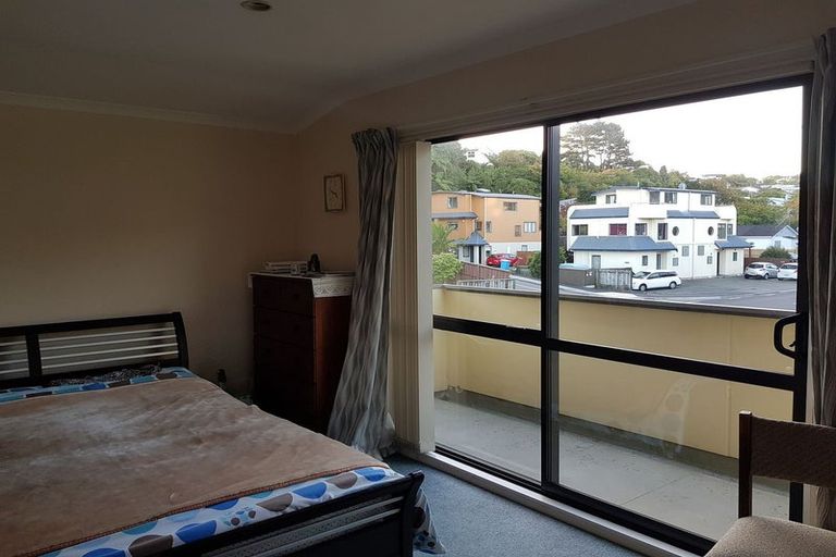 Photo of property in 164a Newlands Road, Newlands, Wellington, 6037