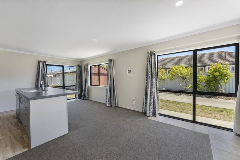 Photo of property in 4 Sandown Crescent, Aranui, Christchurch, 8061