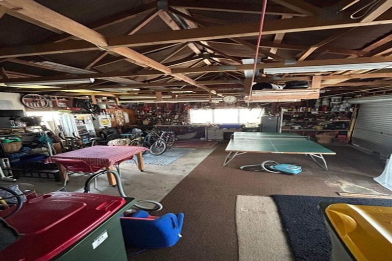 Photo of property in 473 Glenfield Road, Glenfield, Auckland, 0629