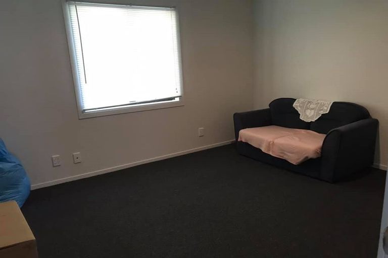 Photo of property in 8 Hill Road, Papatoetoe, Auckland, 2025