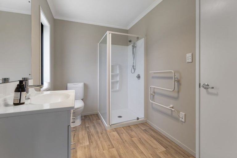 Photo of property in 4 Sandown Crescent, Aranui, Christchurch, 8061