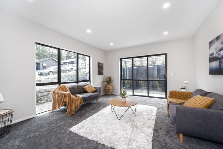 Photo of property in 4 Maraeariki Avenue, Orewa, 0931