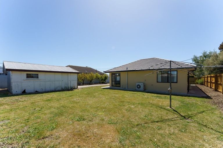 Photo of property in 4 Sandown Crescent, Aranui, Christchurch, 8061