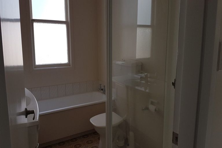 Photo of property in 2/142 Britomart Street, Berhampore, Wellington, 6023