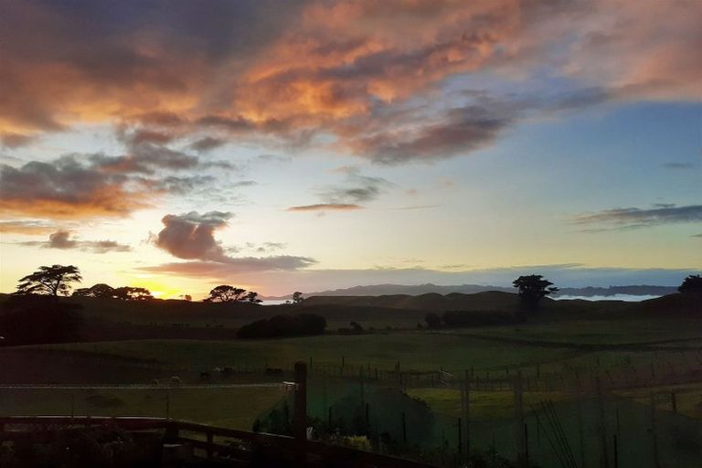 Photo of property in 111 Thomson Road, Otaua, Waiuku, 2682