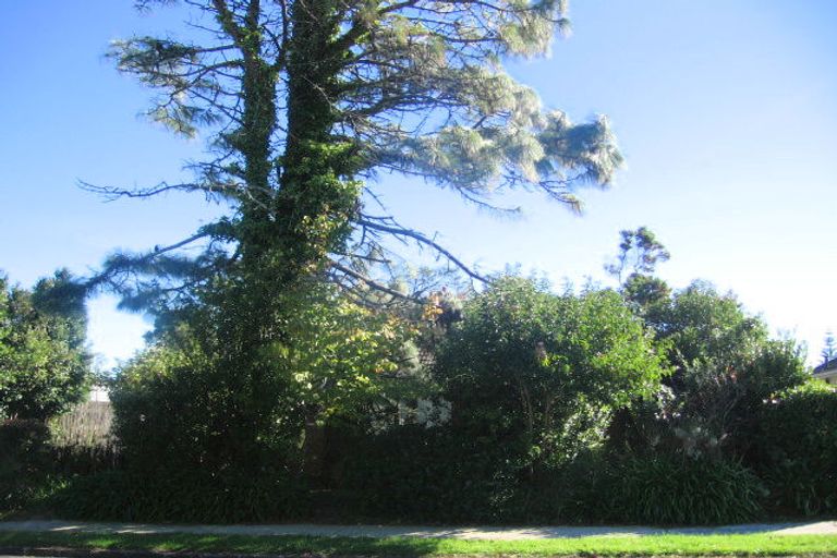 Photo of property in 42 Woolfield Road, Papatoetoe, Auckland, 2025