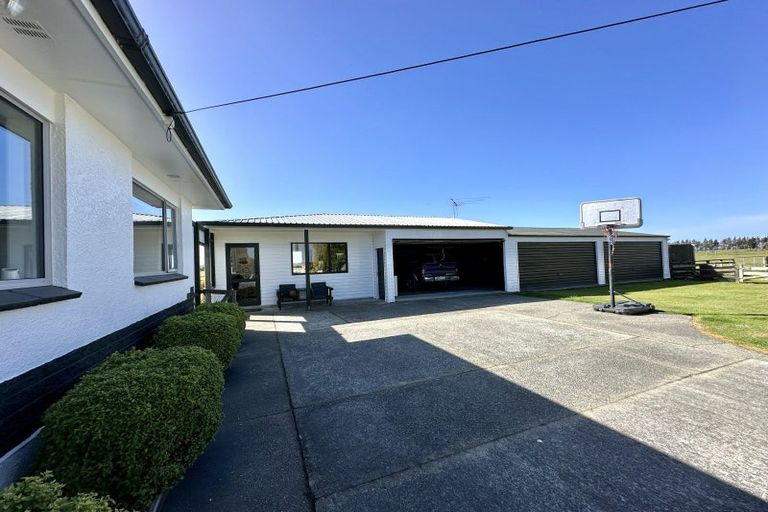 Photo of property in 177 Awarua School Road, Woodend, Invercargill, 9877