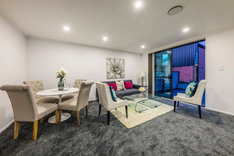 Photo of property in 2/182 Flat Bush School Road, Flat Bush, Auckland, 2019