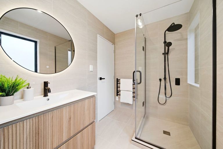 Photo of property in 18b Sunnyhill Crescent, Sunnyhills, Auckland, 2010
