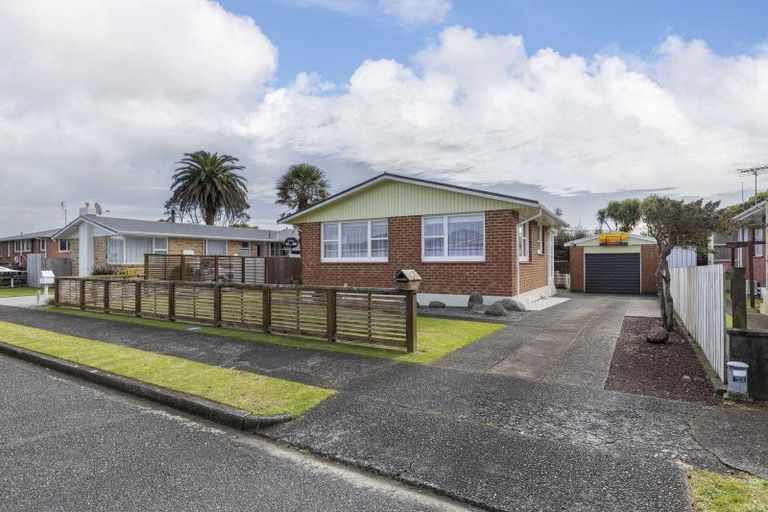 Photo of property in 10 Severn Place, Spotswood, New Plymouth, 4310