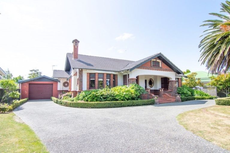 Photo of property in 353 Featherston Street, Palmerston North, 4414