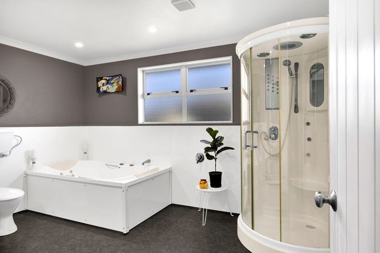 Photo of property in 48 Kawei Road, Ohawe, Hawera, 4671