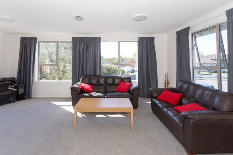 Photo of property in 25 Delaware Crescent, Russley, Christchurch, 8042