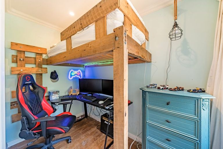 Photo of property in 85 Elmslie Road, Pinehaven, Upper Hutt, 5019