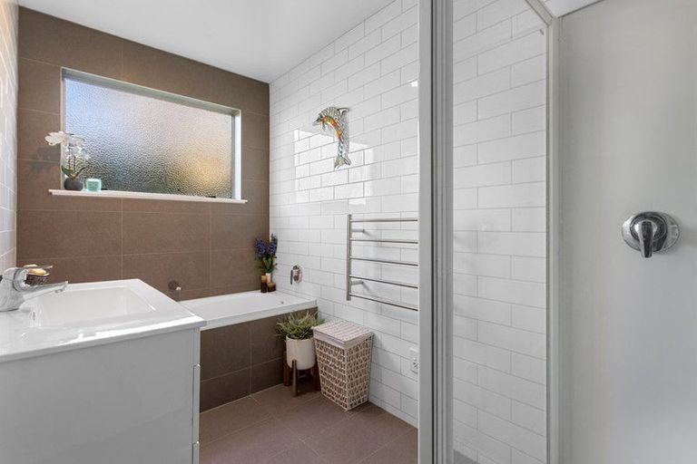 Photo of property in 1/4 Camrose Place, Ilam, Christchurch, 8041