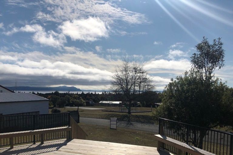 Photo of property in 3 Rowena Crescent, Motuoapa, 3382