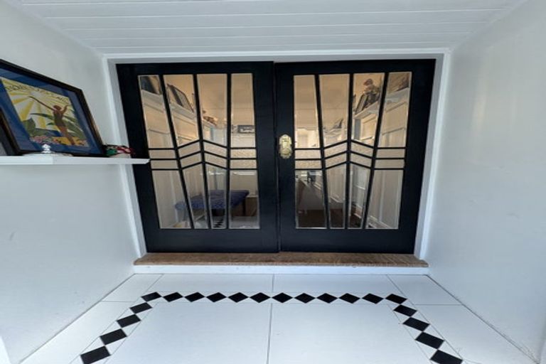 Photo of property in 26 Waitohu Road, York Bay, Lower Hutt, 5013