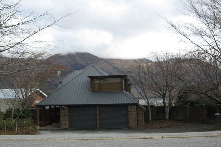 Photo of property in 46 Beacon Point Road, Wanaka, 9305
