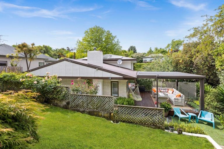Photo of property in 11 Muritai Crescent, Havelock North, 4130