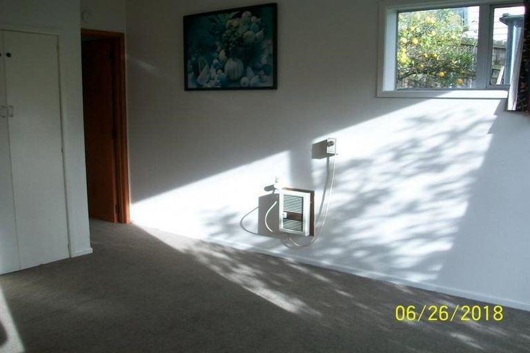 Photo of property in 40 Tomo Street, New Lynn, Auckland, 0600