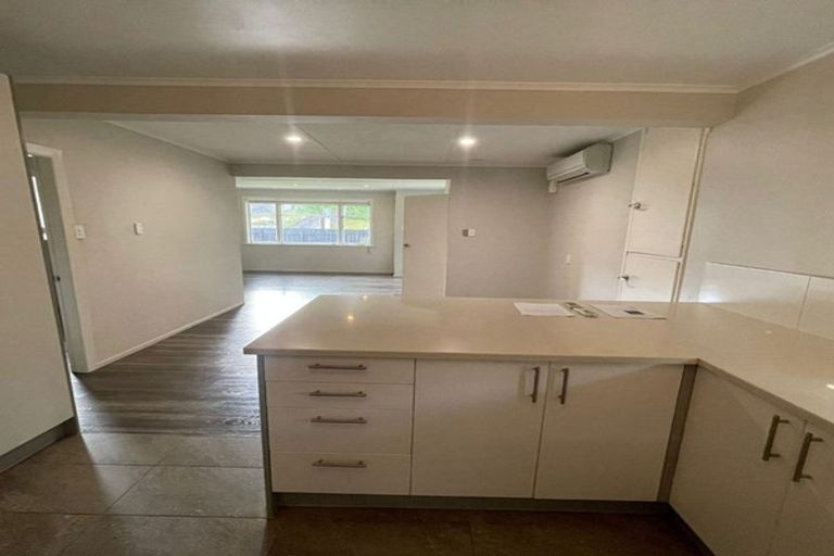 Photo of property in 4 Kay Road, Manurewa, Auckland, 2102