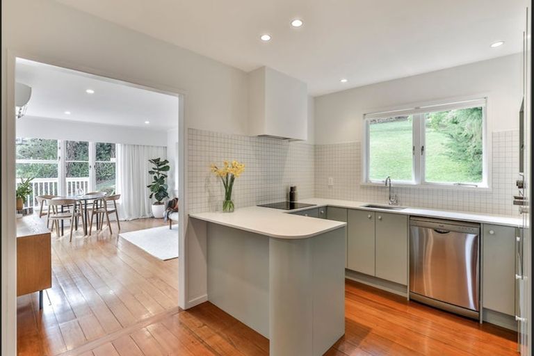 Photo of property in 257 Titirangi Road, Titirangi, Auckland, 0604