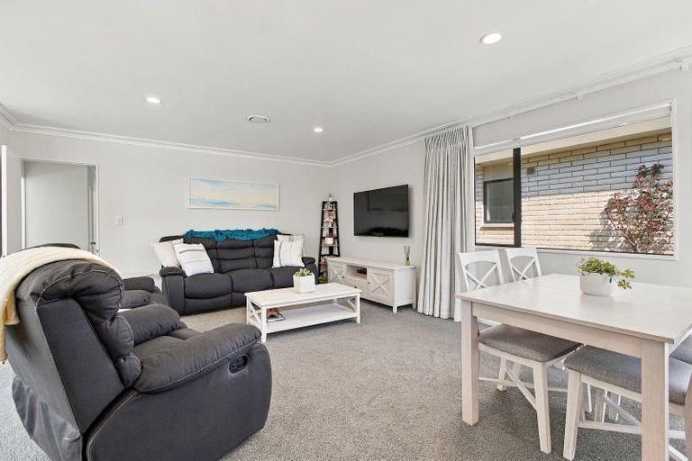 Photo of property in 3/30 Whiteley Street, Moturoa, New Plymouth, 4310