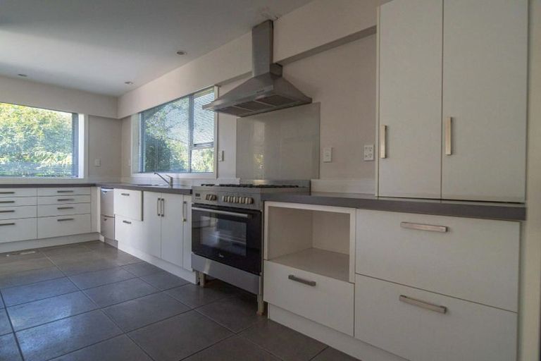 Photo of property in 7 Ilkley Place, Ilam, Christchurch, 8041