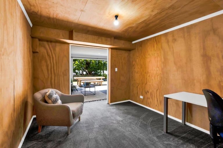 Photo of property in 1 Fairfax Terrace, Frankleigh Park, New Plymouth, 4310