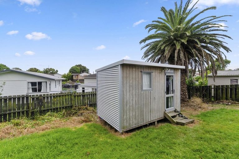 Photo of property in 24 Ronald Place, Manurewa, Auckland, 2102