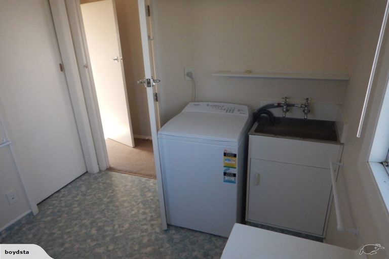 Photo of property in 13 Seaview Road, Marfell, New Plymouth, 4310